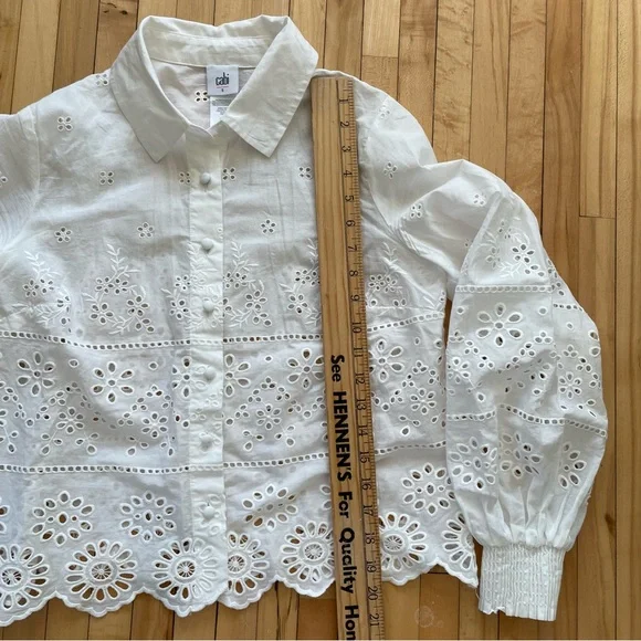 Cabi Coast Top  Scalloped White Eyelet - Picture 6 of 8